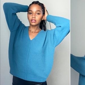Aritzia Wilfred Free Relaxed V Neck Sweater